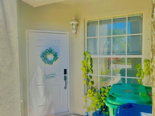 Foto del edificio - 5665 NW 117th Ave