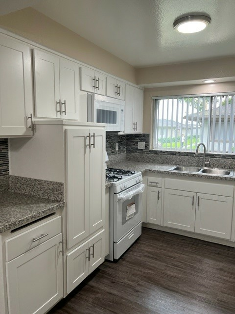 2X2 Kitchen.jpg - Arbor Glen Apartment Homes