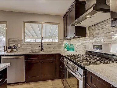 Foto del edificio - 9516 W Walker Pl