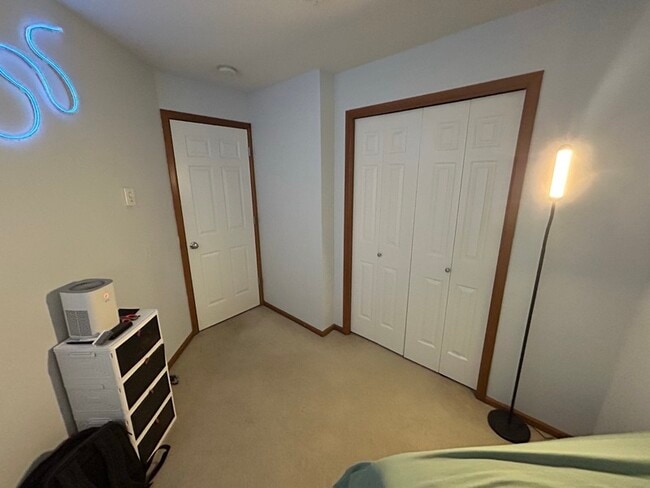 Foto del edificio - 2111 Waverly Pl N