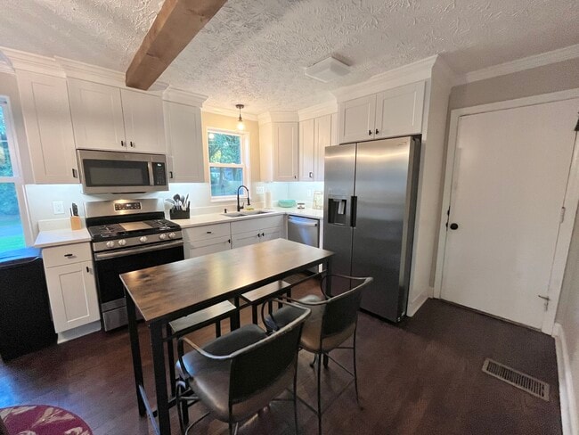 Building Photo - 1518 Columbia Cir