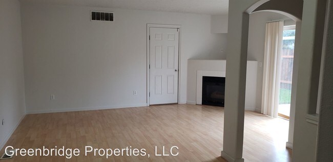 Building Photo - 3526-3528 NE 148th Ave