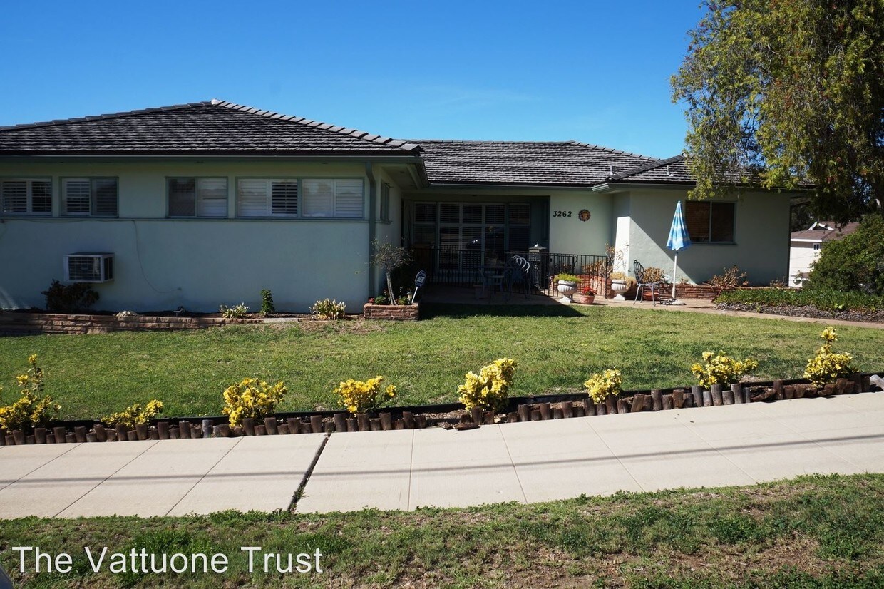 Foto principal - 3262 Hawk St