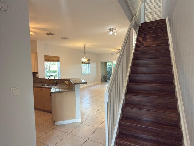 Foto del edificio - 8320 Santa Monica Ave