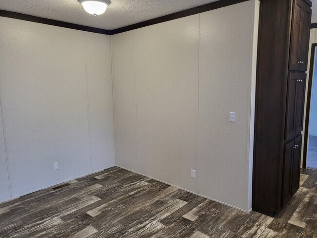 Building Photo - 37 Pine