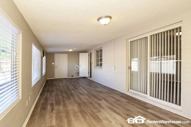 Foto del edificio - Midcentury 3 Bedroom Phoenix Home