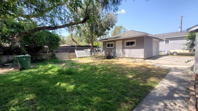 Building Photo - 15409 Roxford St
