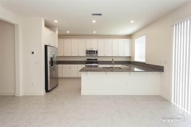 Building Photo - 6092 Red Sun Dr