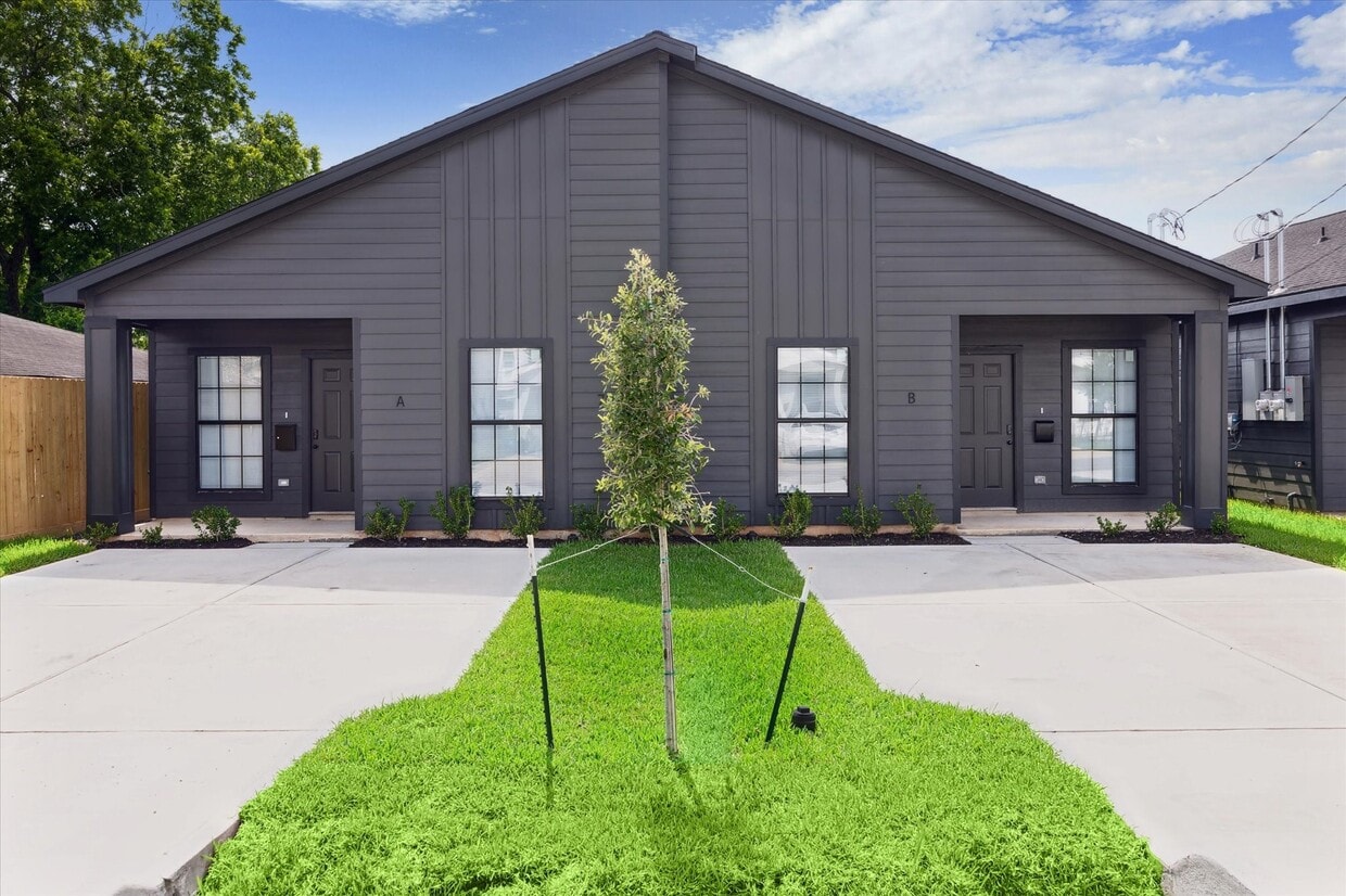 Foto principal - 7918 Bowen St