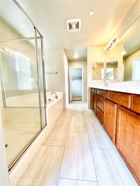 Foto del edificio - 9363 Klusman Ave