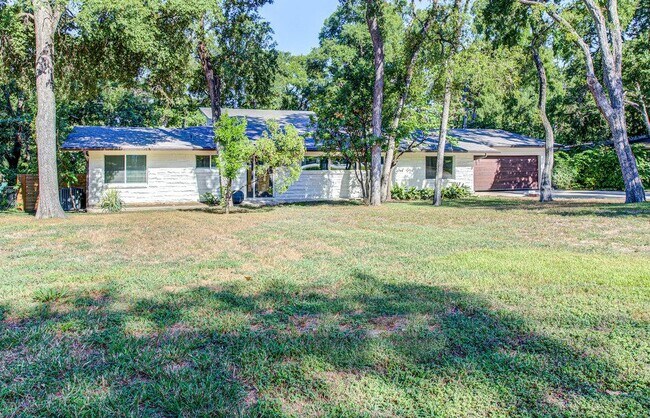Foto del edificio - 6106 Shoal Creek Blvd