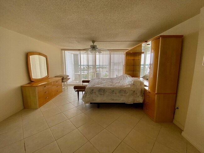 Foto del edificio - 3546 S Ocean Blvd