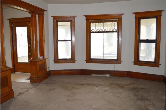 Building Photo - 224 Sunnyside Ave