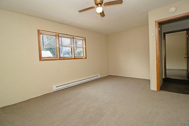 Building Photo - 815 5th Ave S