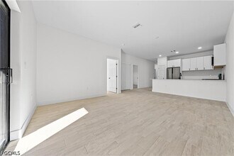 Building Photo - 2220 Kenneth Ave S
