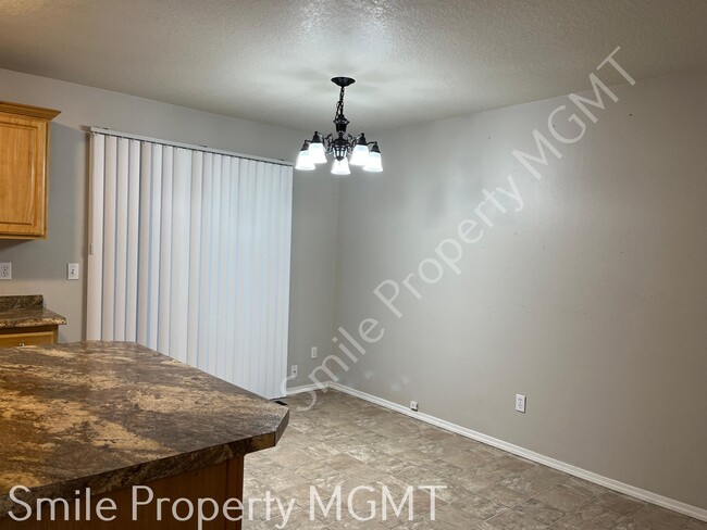 Building Photo - 7740 SE 72nd Ave