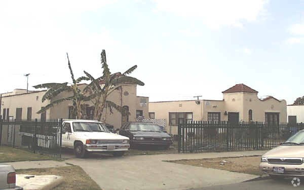 Foto principal - 3928-3934 W 28th St