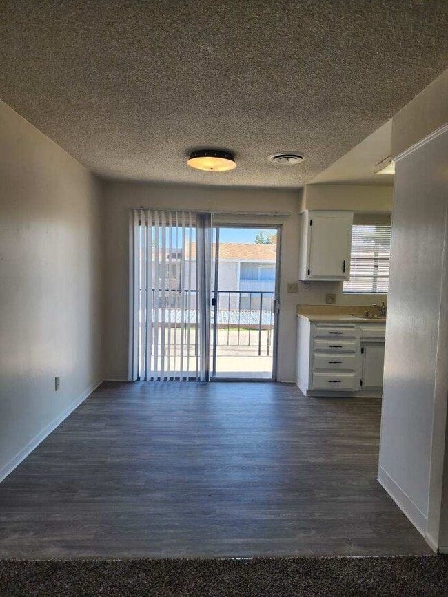 Building Photo - 5101 Appleblossom Dr