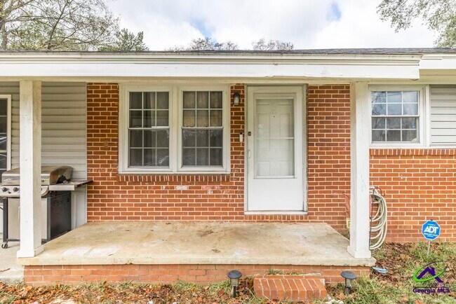 Foto del edificio - 100 Ravenwood Way