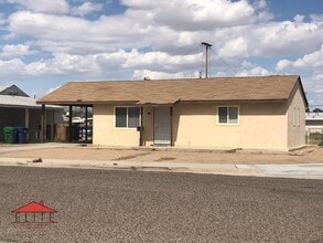 Building Photo - 224 N Alvord St