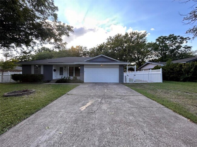 Building Photo - 611 Misty Glen Dr