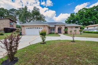 Building Photo - 8731 Thunderbird Dr