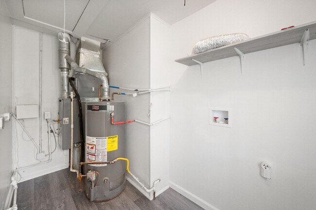 Foto del edificio - The coziest 2 bedroom and 1 bathroom!