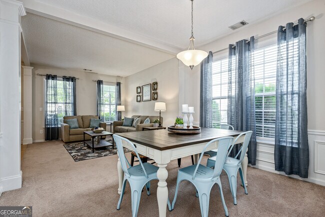 Building Photo - 206 Persimmon Tr