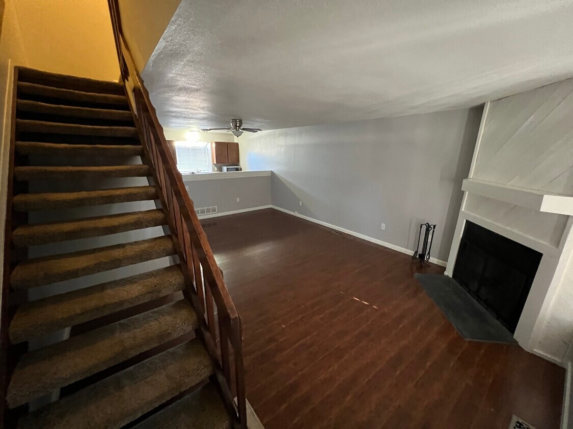 Foto principal - 9684 W Chatfield Ave