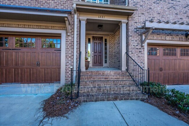 Building Photo - 6821 Fairway Row Ln