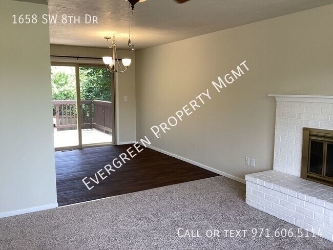 Foto del edificio - Fantastic 3 Bdrm, 2.5 Bath home- great nei...