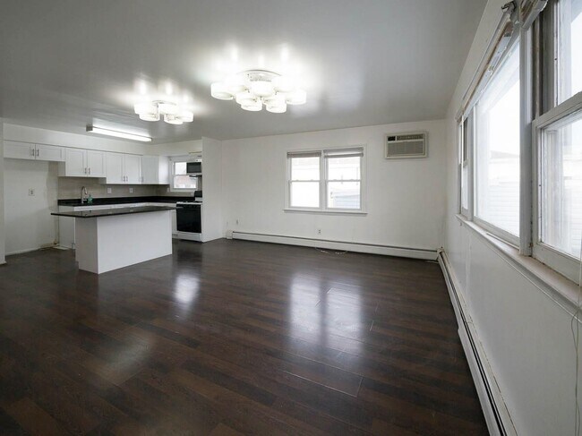 Foto del edificio - 79 Webster Ave