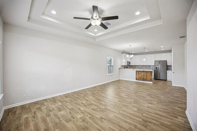 Foto del edificio - 156 Remington Rd