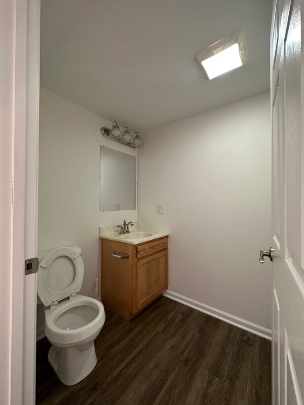 Building Photo - 212 Swallow Dr