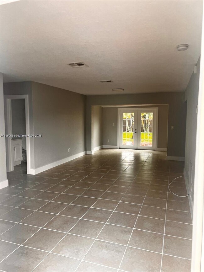 Foto del edificio - 7100 Park St