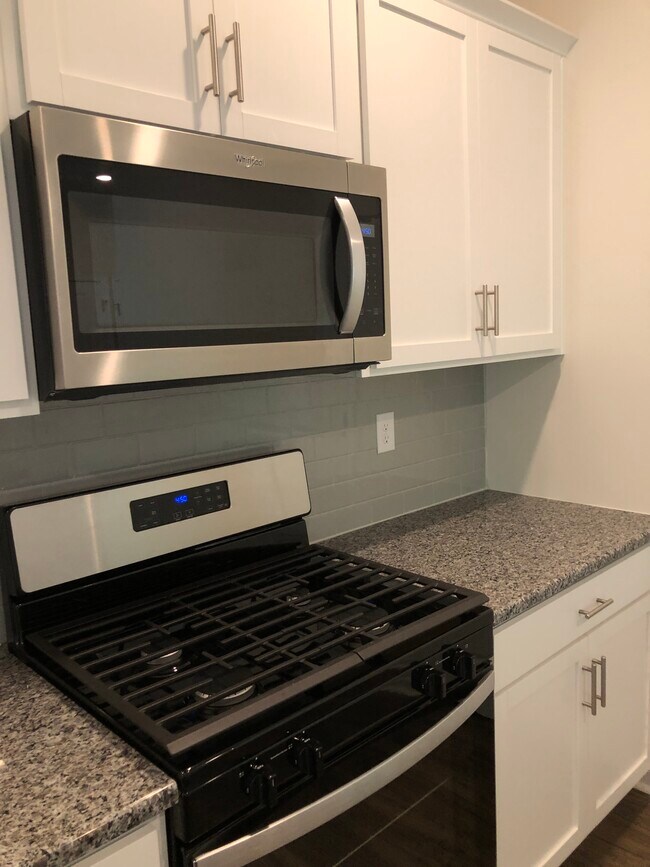 Building Photo - 156 Scotsway Ct