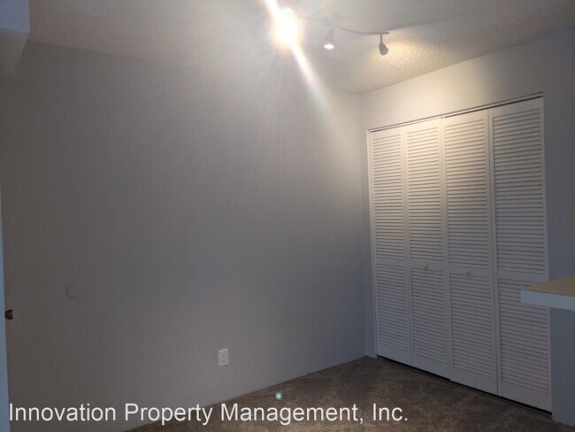 Building Photo - 1 br, 1 bath House - 300 Lakepoint Dr, #204