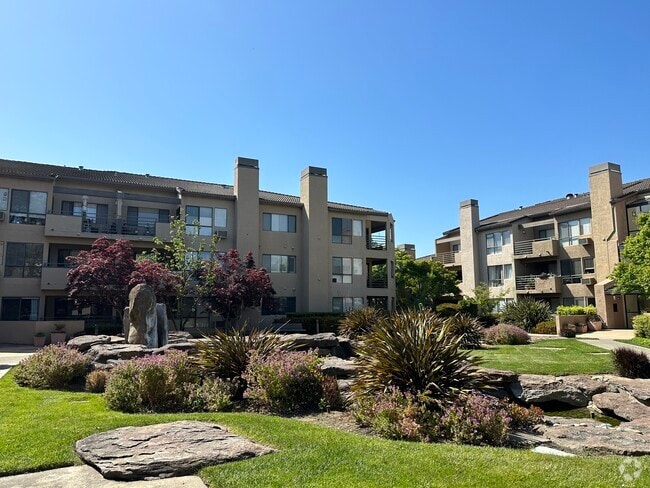 Building Photo - 39206 Guardino Dr