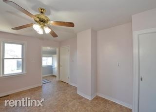 Building Photo - 2 br, 1 bath House - 2220 Blake Ave