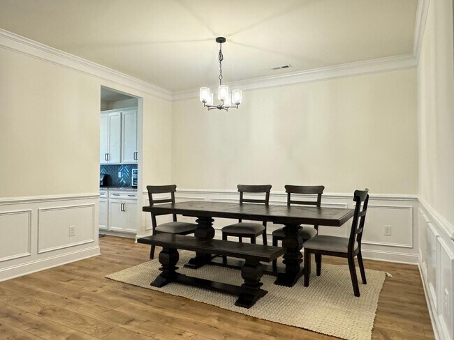 Foto del edificio - Spacious Luxury 3 Bedroom Townhome for Rent - Great Amenities