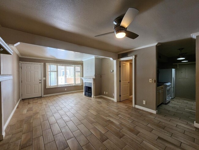 Building Photo - 663 Bishops Lodge Rd