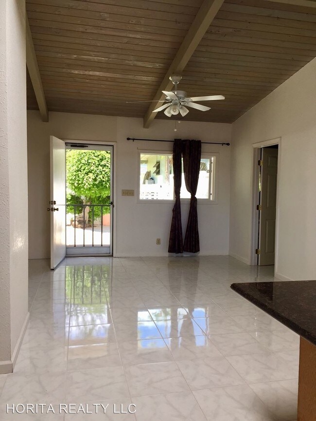 Building Photo - 2 br, 1 bath House - 5110 Kilauea Ave.