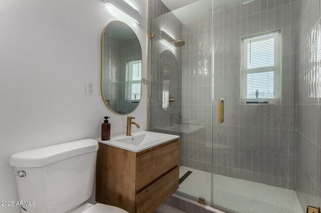 Foto del edificio - 829 W Mitchell Dr