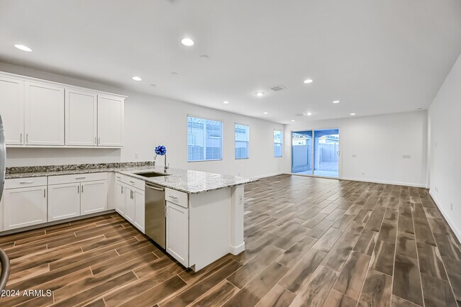 Foto del edificio - 7574 W Jackrabbit Ln