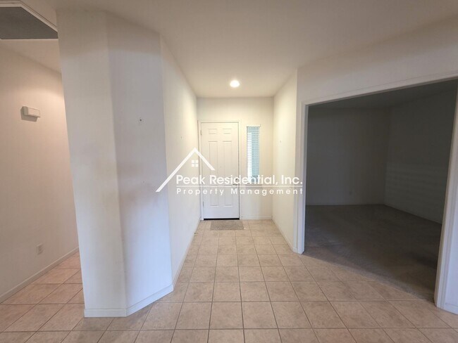 Foto del edificio - Waterfront 3bd/2ba Elk Grove Home in 55 an...
