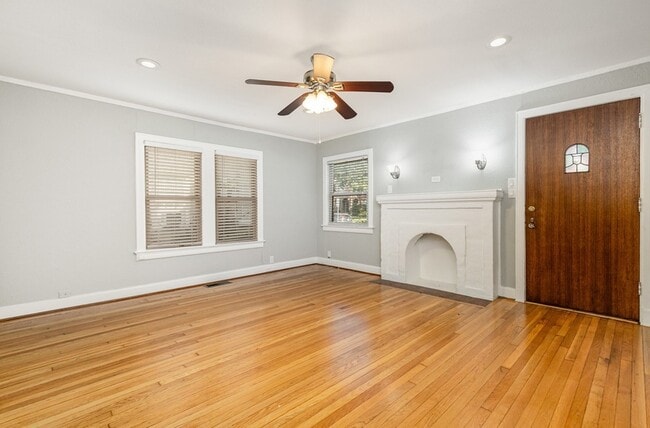 Photo - 5924 La Vista Dr Apartment