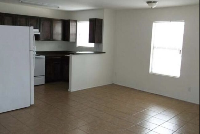 Foto del edificio - 4380 Boca Chica Blvd