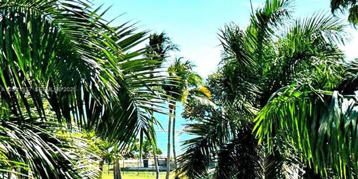 Photo - 488 NE 18th St # 204 (A12001337)