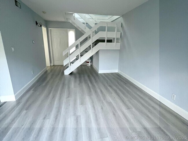 Foto del edificio - 512 SW 1st St