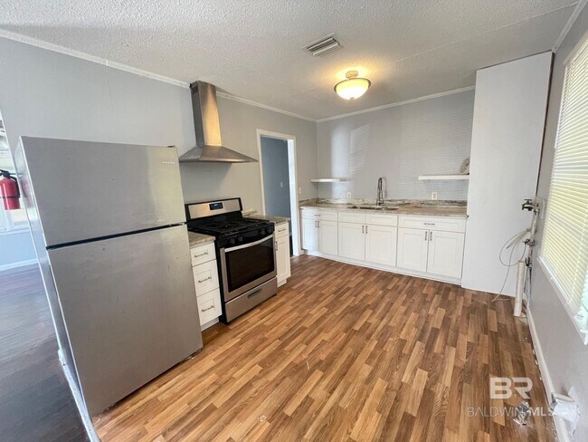 Foto del edificio - 7329 Twin Beech Rd